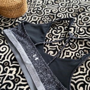 🦋UNDERARMOR - Sports Bra🦋